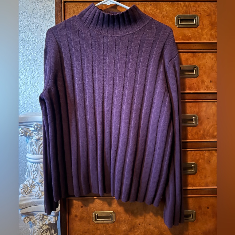 Banana Republic 100 percent Merino Mock Neck Sweater - Size small